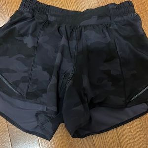 Lululemon gray and black camo hottie hot shorts. 4 inch size 4